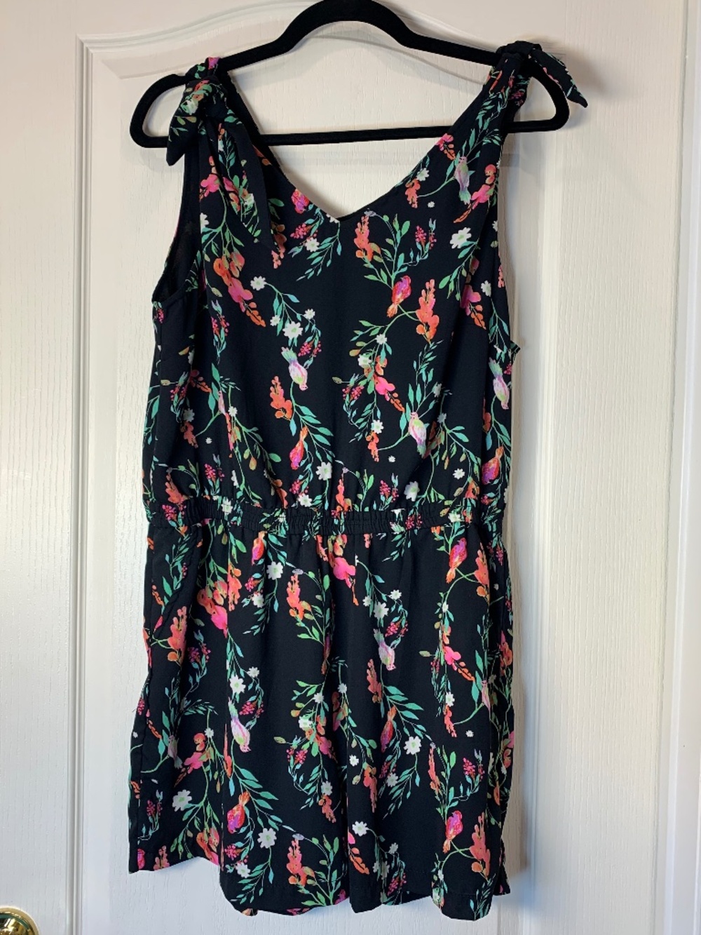 Floral Black Romper‎ Lightweight Sleeveless Tie-Strap Summer Festival Vacay  L